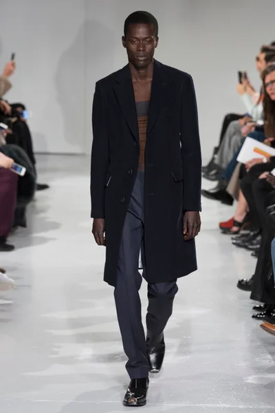 Look 19